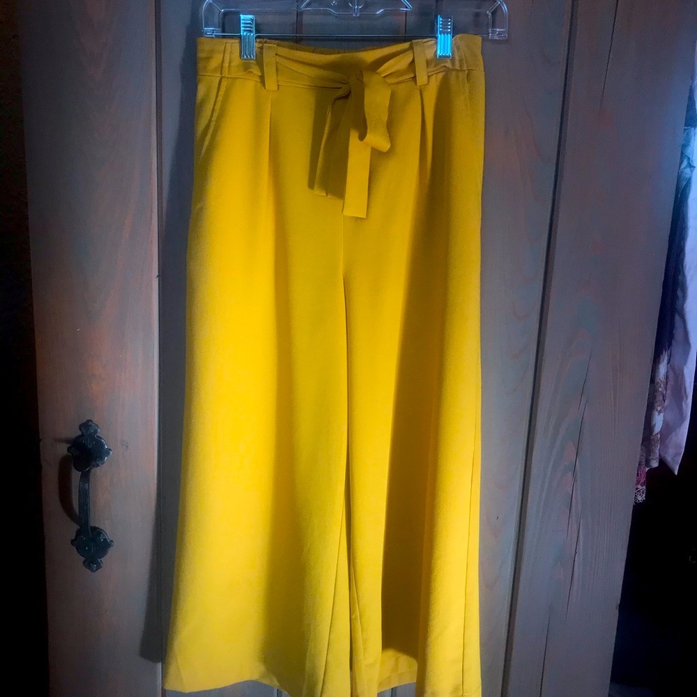 Gold loose pants